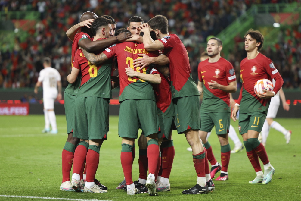 世俱杯决赛-英格兰队以4-0大胜列支敦士登的简单介绍