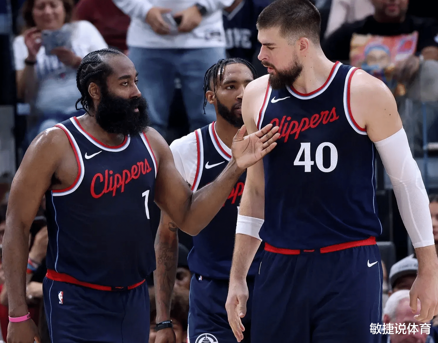 世俱杯冠军-快船大胜76人，取得八连胜