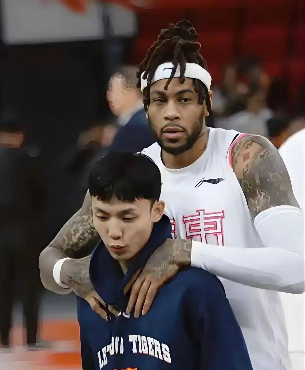 各队球员展现绝密技术,助球队取胜的简单介绍 各队球员展现绝密技术,助球队取胜的简单介绍