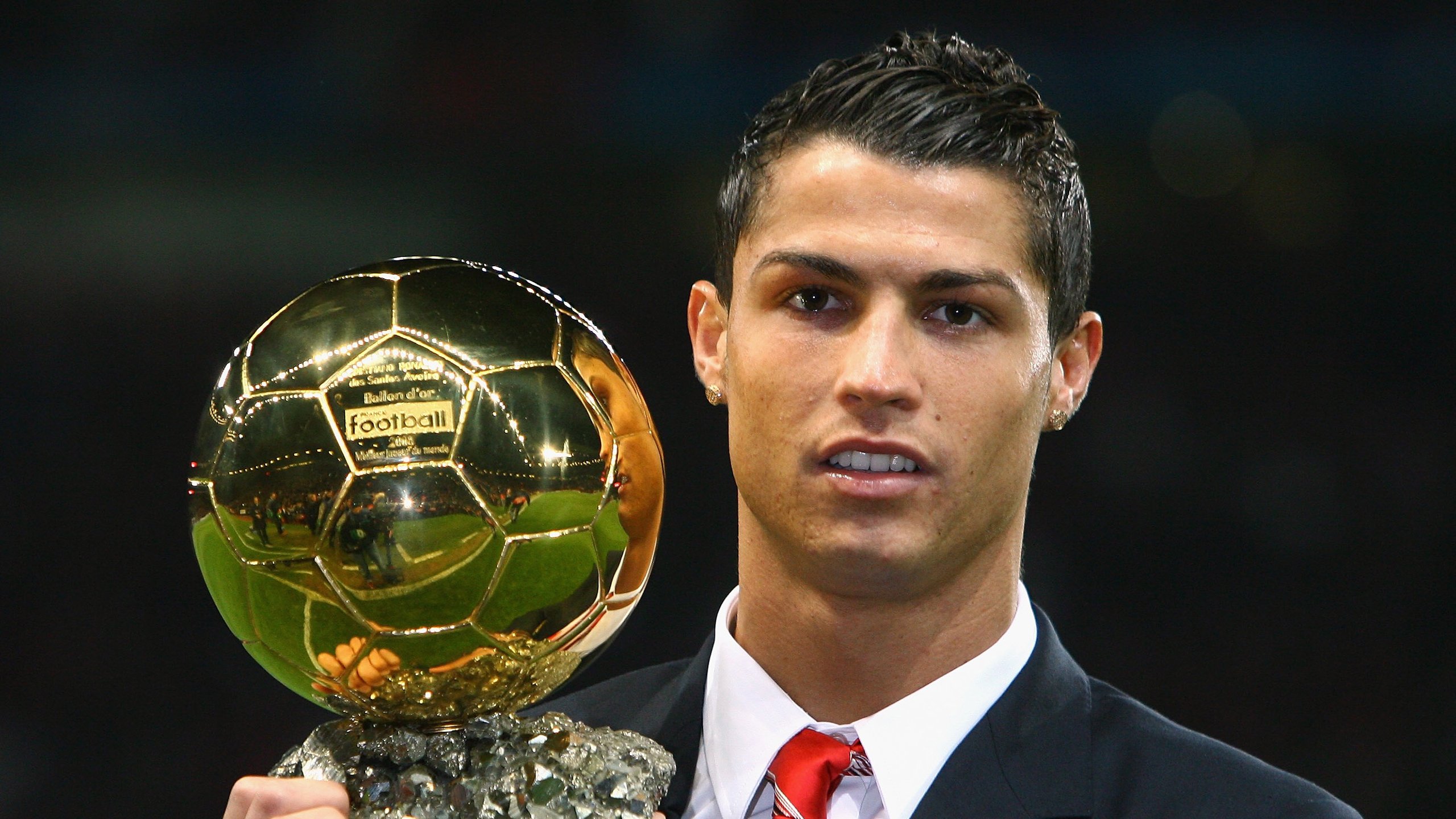 世俱杯2025-黑黄风暴吞噬红牛,无名之辈马丁内利如何一夜之间统治全场